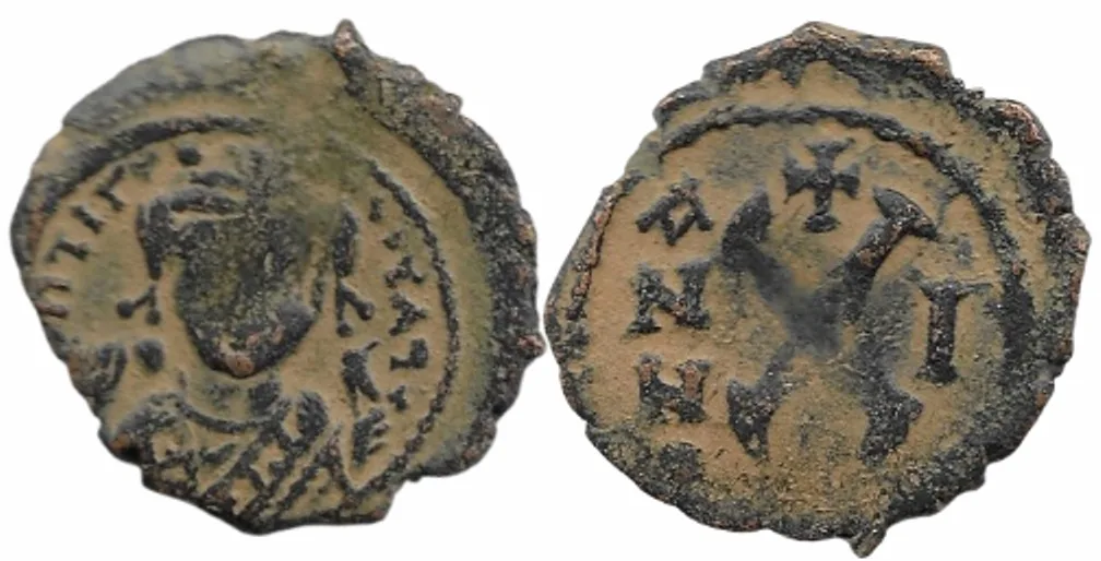 Maurice Tiberius 582-602ADD, AE Decanummium. Antioch, year 1, Desert Patina