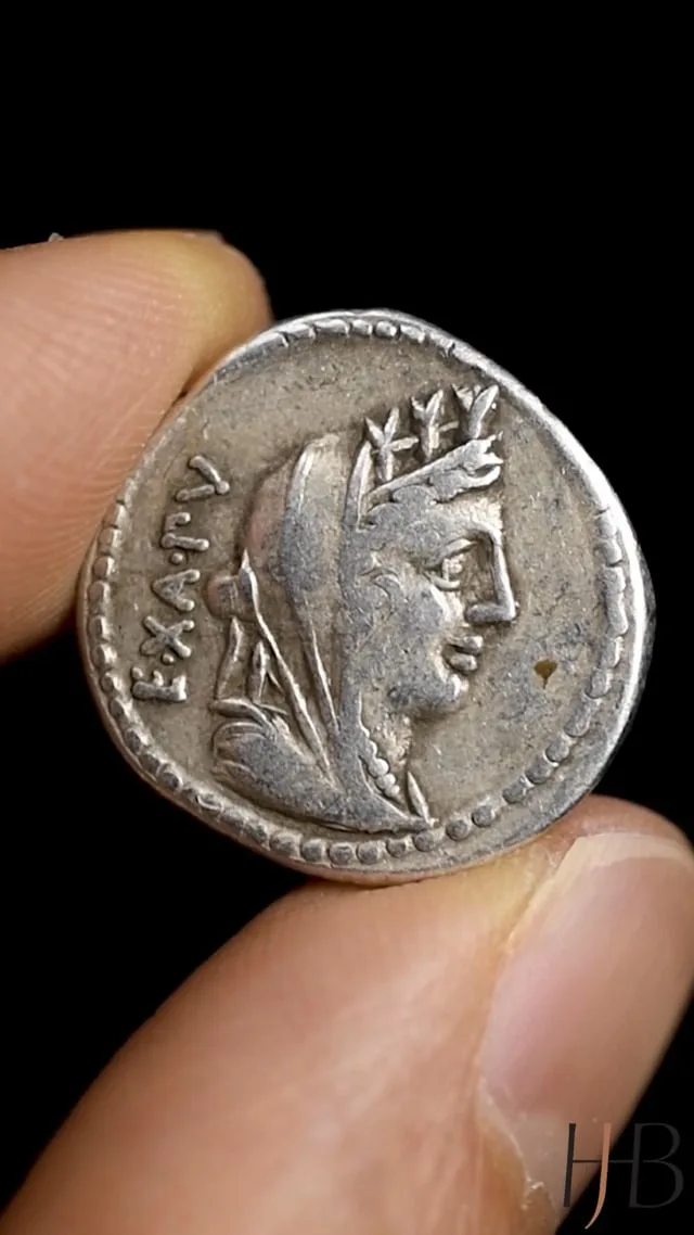 C. Fabius C.f. Hadrianus. Denarius