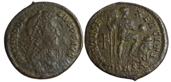 Theodosius I 383-388 AD, AD 22mm 4.58gm. Constantinople