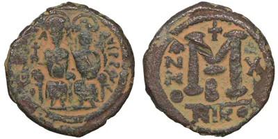 b26 Justin II and Sophia, AE, Follis. (Bronze, 13.75 g. 31 mm.) Nicomedia. 565-578 AD
