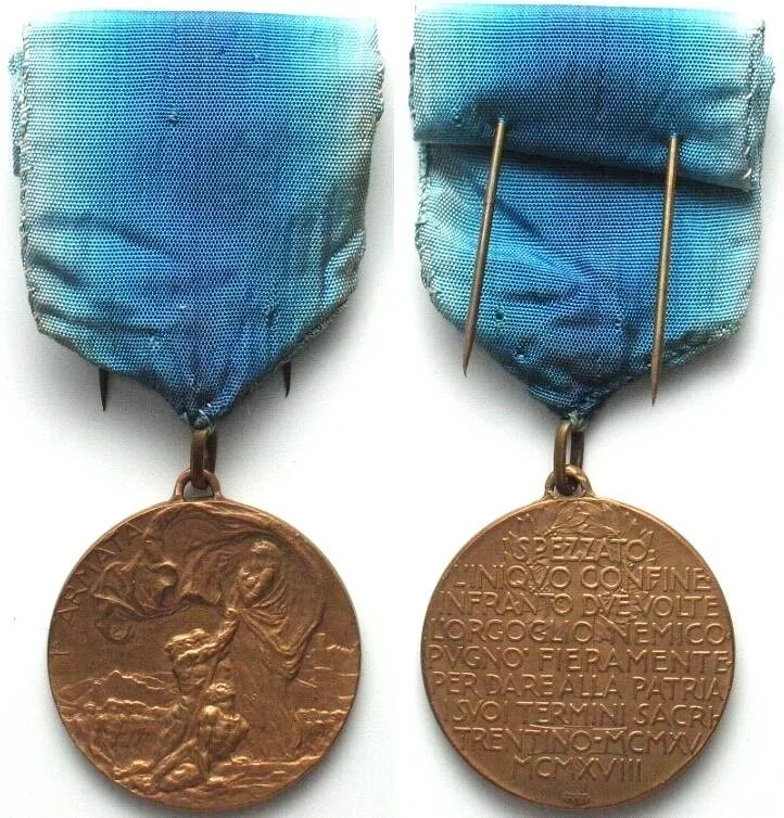 1918 ITALY. 1918 1st ARMY COMMEMORATIVE MEDAL, TRENTINO bronze EF