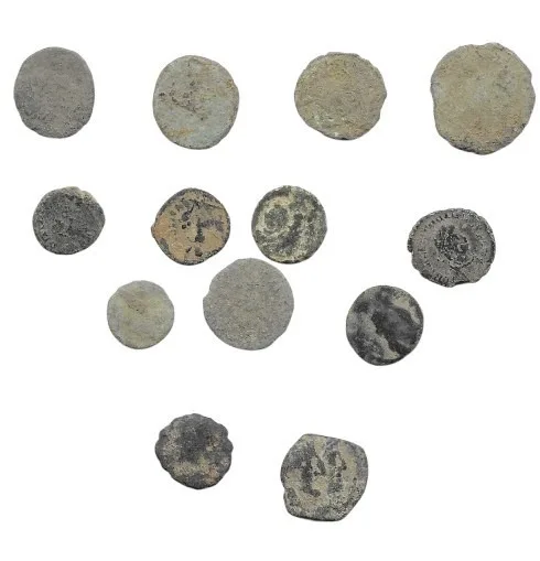 13 Uncleaned Mixed lot, 11 Roman, 1 Nabataean, 1 small Seleukid