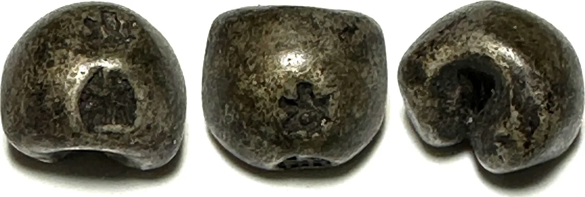 1824-1851 THAILAND Salung (1/4 Baht) RAMA III (1824-1851), Prasat, Pot Duang Bullet Coin VF+