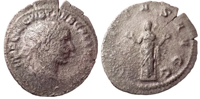TREBONIANUS GALLUS Struck 251-253 AD, AR 23mm 2.9gm Silver Antoninianus.