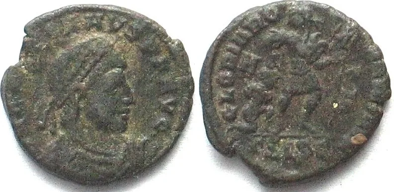 367-375 GRATIAN (367-383). AE Follis, 367-375, ΓSISC, Siscia mint, GLORIA ROMANORVM, VF