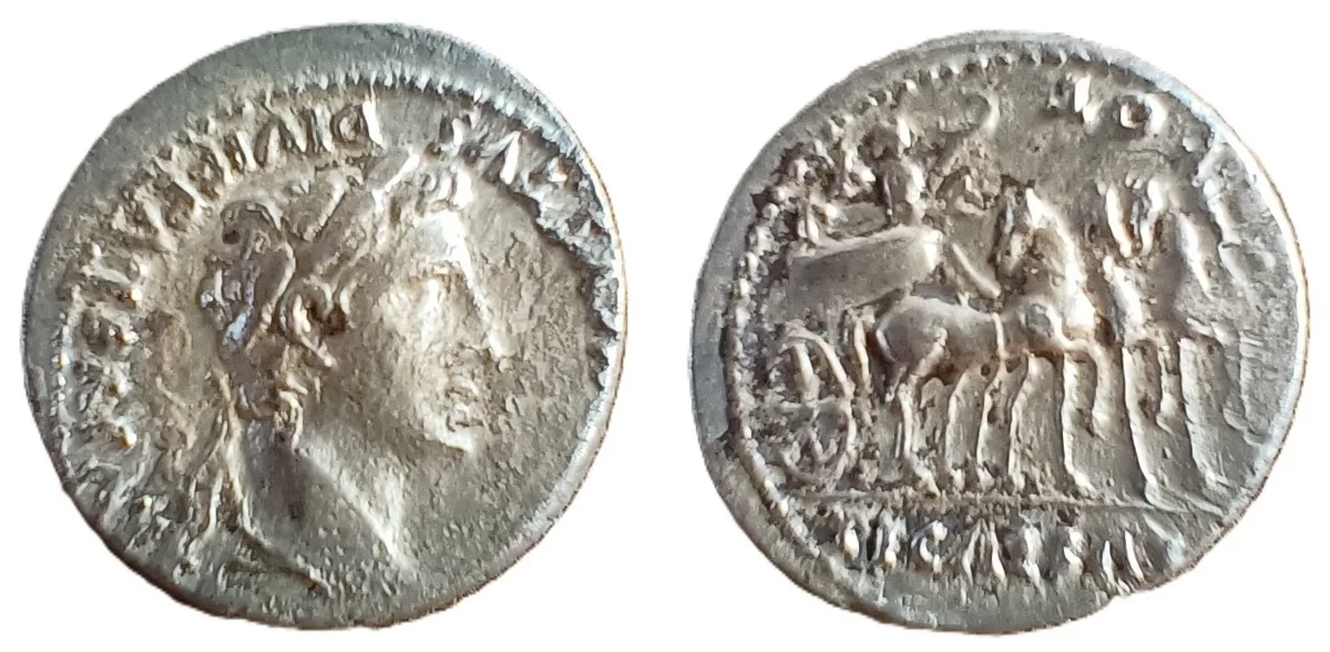 Augustus. Silver Denarius. 13-14 AD. Lugdunum.