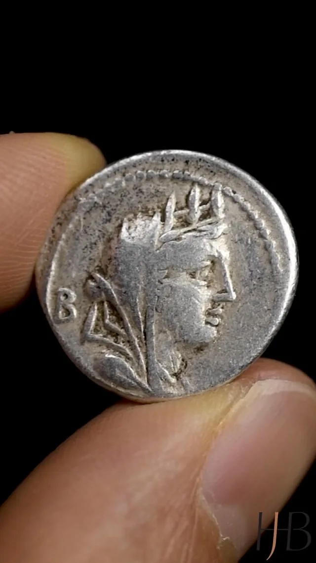 C. Fabius C.f. Hadrianus. Denarius