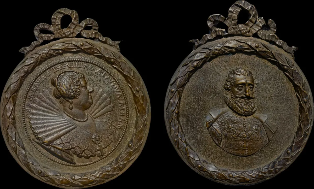 Marie De Medici and King Henri IV of France, pair of plaques, AE