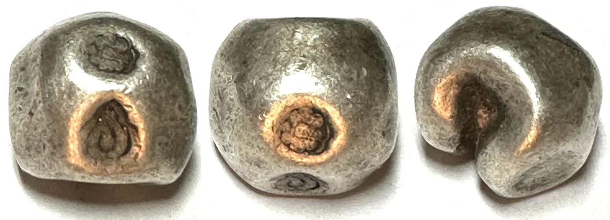 1612-1628 THAILAND. Ayutthaya 1 Baht SONGTHAM (1611-28) Bua, Pot Duang Bullet Coin, silver F+