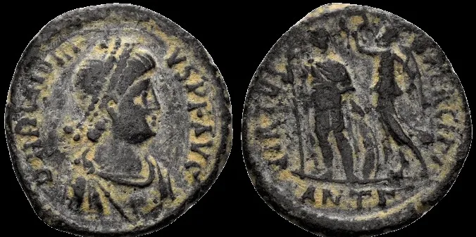 Arcadius. 383-408 AD (Struck 395-401 AD) AE 18mm 2.81gm). Antioch mint. Desert Patina