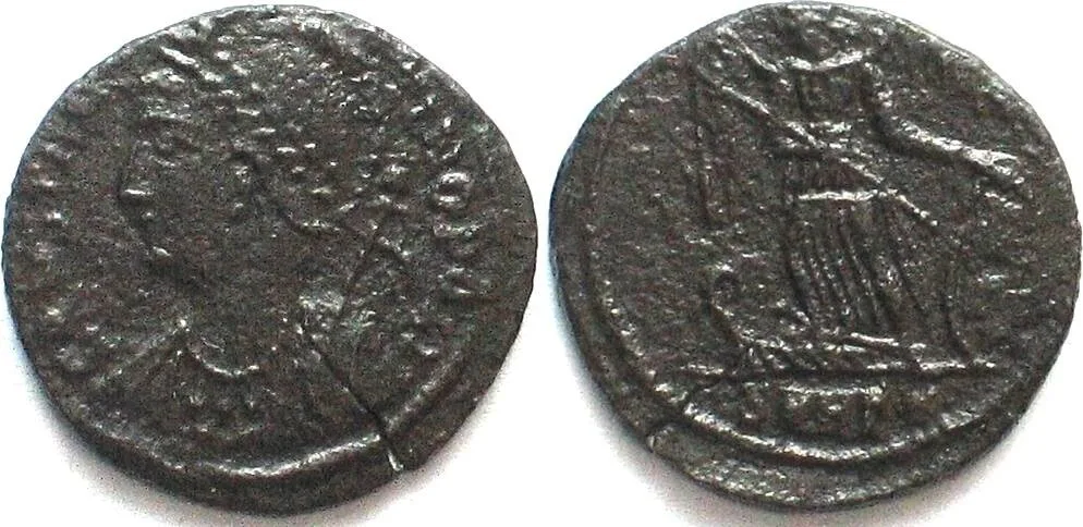 330-346 CITY COMMEMORATIVES (330-346 AD). CONSTANTINOPOLIS, AE Follis, 330-333, SMHΓ XF