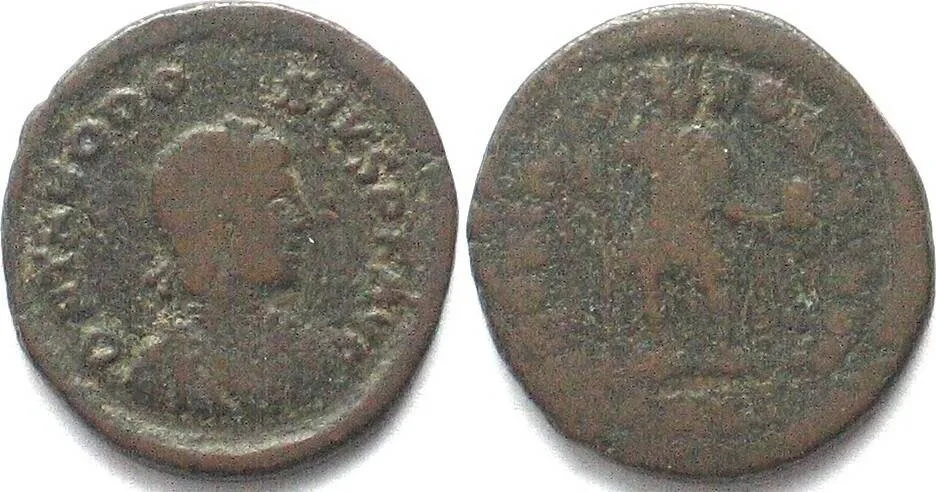 379-395 THEODOSIUS I (379-395 AD). AE Follis, Cyzikus mint, aVF