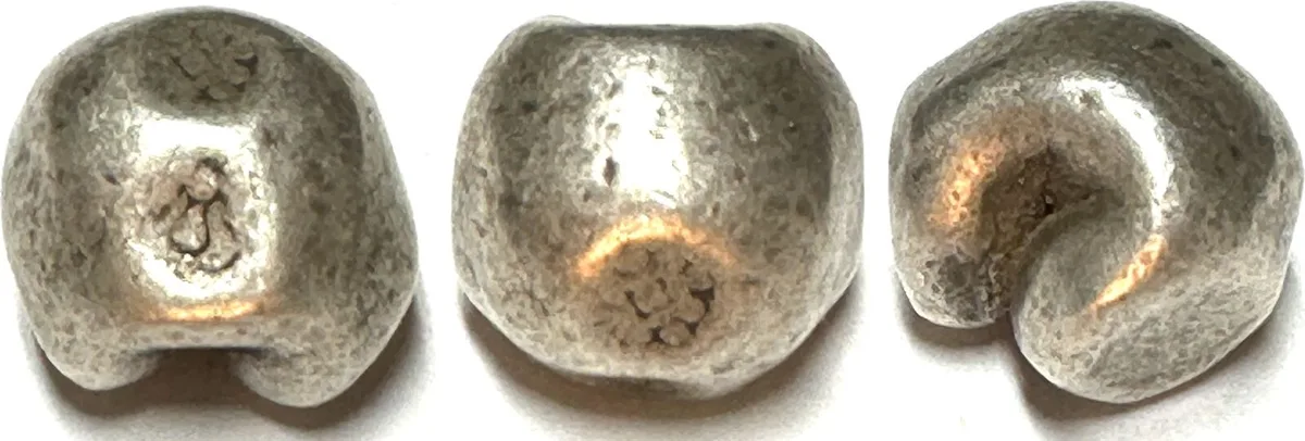 1612-1628 THAILAND. Ayutthaya 1 Baht SONGTHAM (1611-28) Bua, Pot Duang Bullet Coin, silver F+
