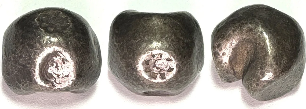 1401-1700 THAILAND. Ayutthaya, 1 Baht 15th-17th cent., Bua, Pot Duang Bullet Coin, silver VF