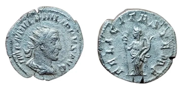 Philip I 244-249 AD, AR 22mm 3.80gm Antoninianus, Rome mint. aVF
