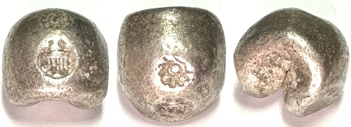 1851-1868 THAILAND 1 Baht, RAMA IV (1851-68) Mongkut, Pot Duang Bullet Coin, silver VF-XF VF-EF