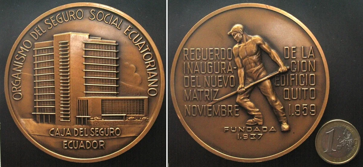 1959 ECUADOR. Medal 1959, ECUADORIAN SOCIAL SECURITY ORGANISATION by Huguenin, bronze UNC-