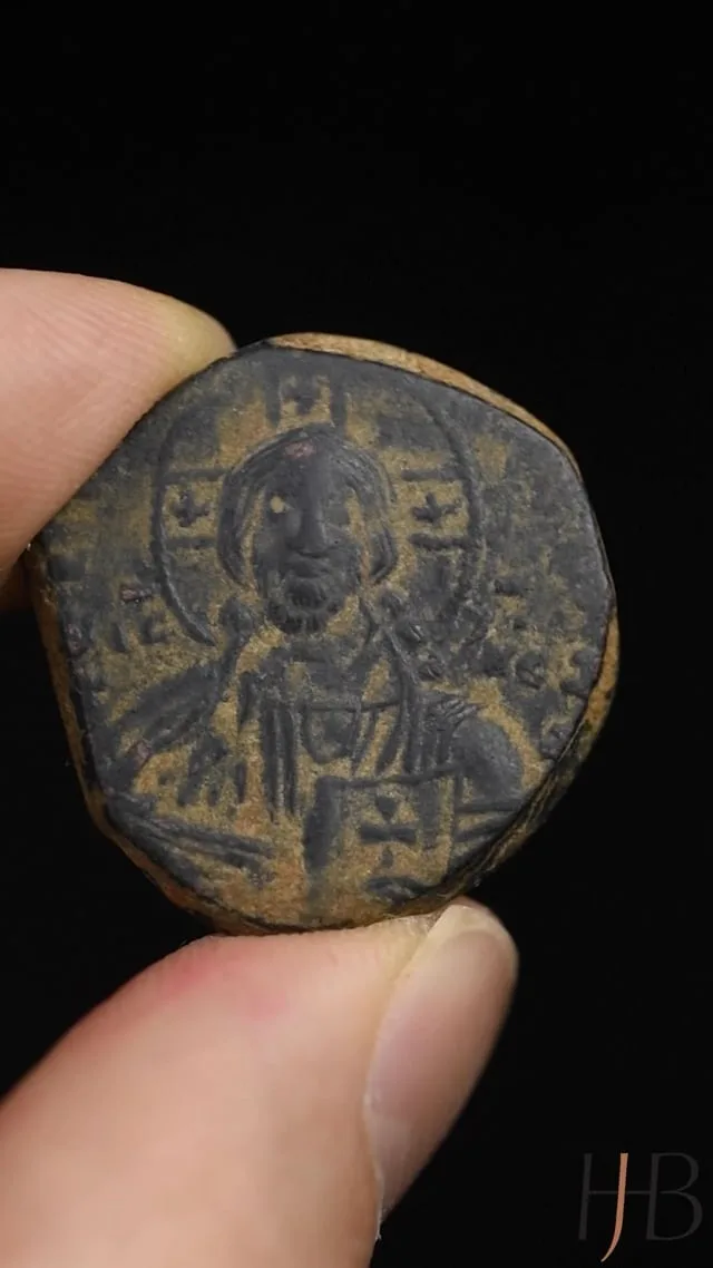 Anonymous A, Basil II (976-1025 AD). Follis
