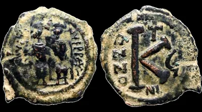 Byzantine Justin II & Sophia 565 - 578 AD (Struck 570/571 AD) AE 25.2mm 6.52gm half follis. Nicomedia