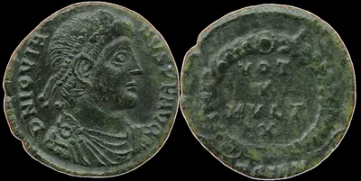 Jovian. 363-364 AD. AE 20mm 2,74gm Follis, Sirmium mint. Nice green patina. Very Fine. Scarce