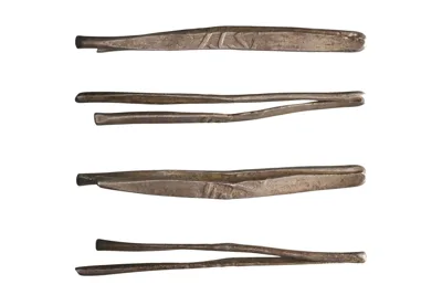 Qalhati Amir: silver larin (4.91g), 1500s-1600s CE. Silver "hairpin" larins were issued for circulation in the Arabian Sea, Gulf, and coastal regions of the Indian Ocean.